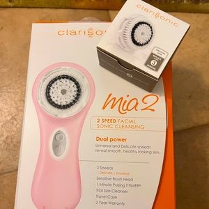 Clarisonic Mia 2 Facial Cleansing Brush plus replacement head